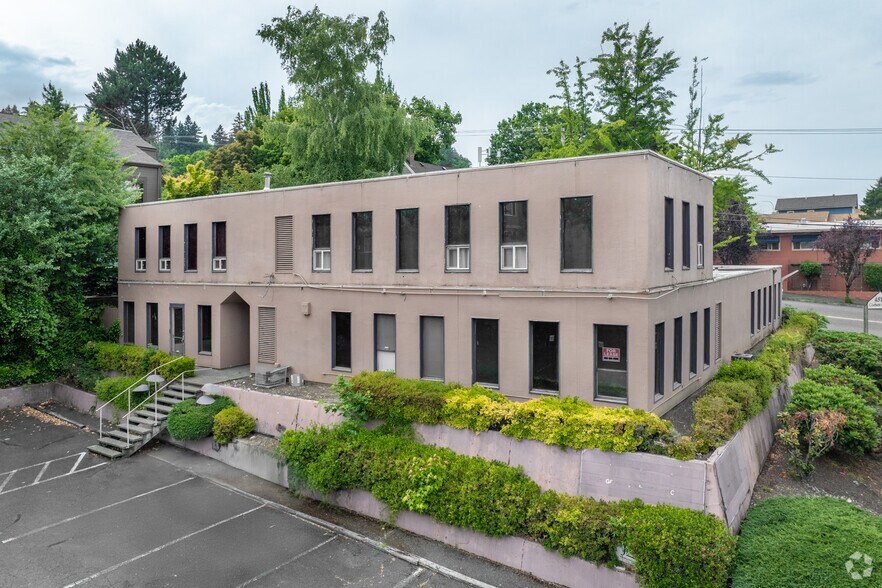 More Photos Of 4515 SW Corbett Ave, Portland Office For Lease