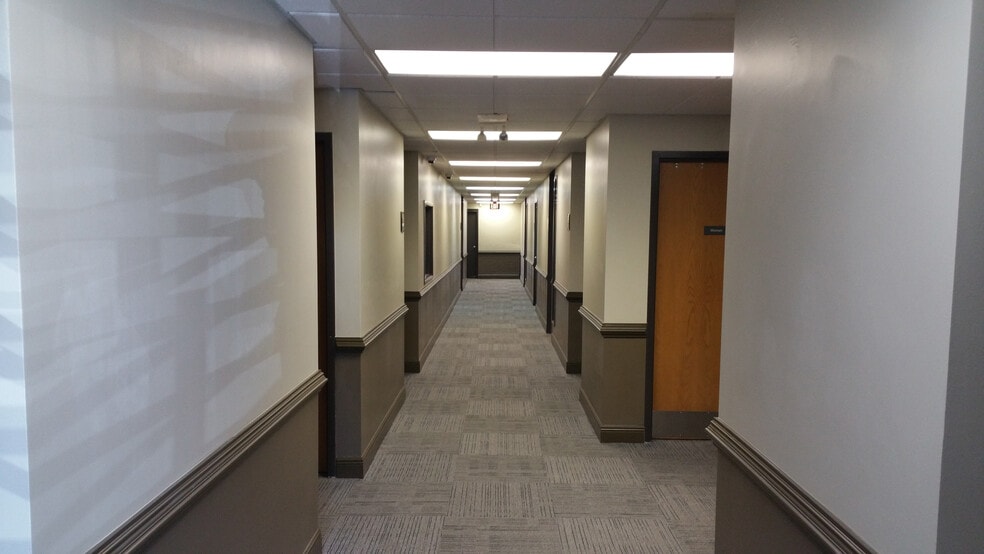 More Photos Of 2201-2221 S Peoria St, Aurora Unknown For Lease