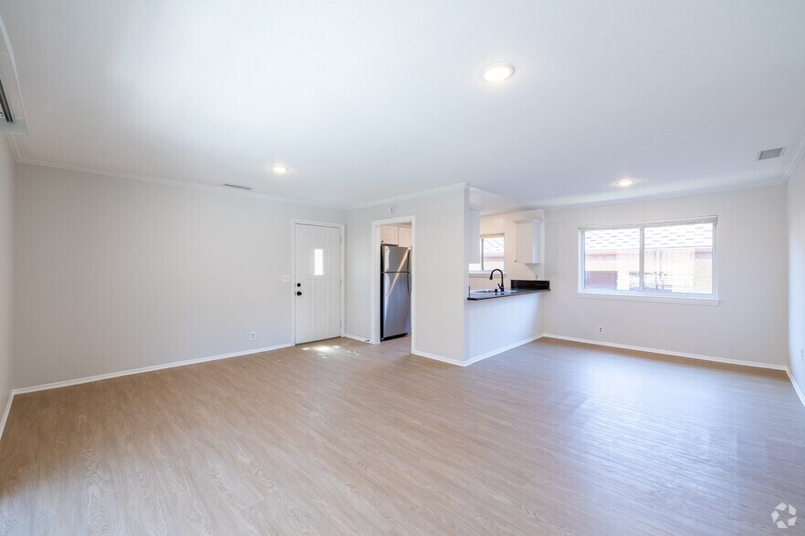 More Photos Of 5302-5304 Colodny Dr, Agoura Hills Apartments For Sale