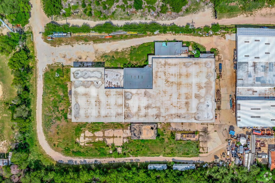 More Photos Of 625 Humble Ave, San Antonio Warehouse For Sale