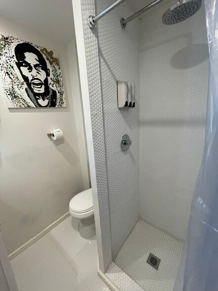 More Photos Of 1829 Fillmore St, Hollywood Hotel For Sale