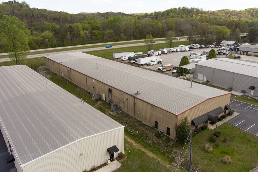 More Photos Of 8408 Gulf View Dr, Soddy Daisy Warehouse For Lease