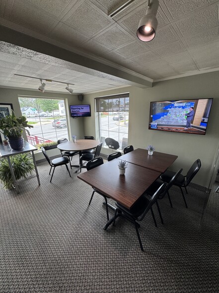More Photos Of 3648 Genesee St, Buffalo Restaurant For Sale