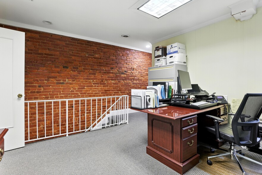 More Photos Of 616 N Washington St, Alexandria Office For Lease