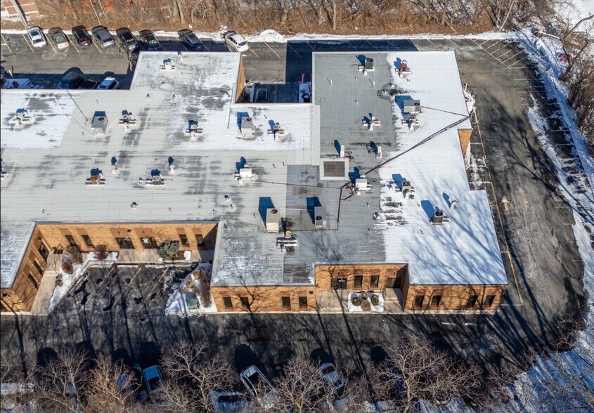 More Photos Of 1645 S River Rd, Des Plaines Office For Sale