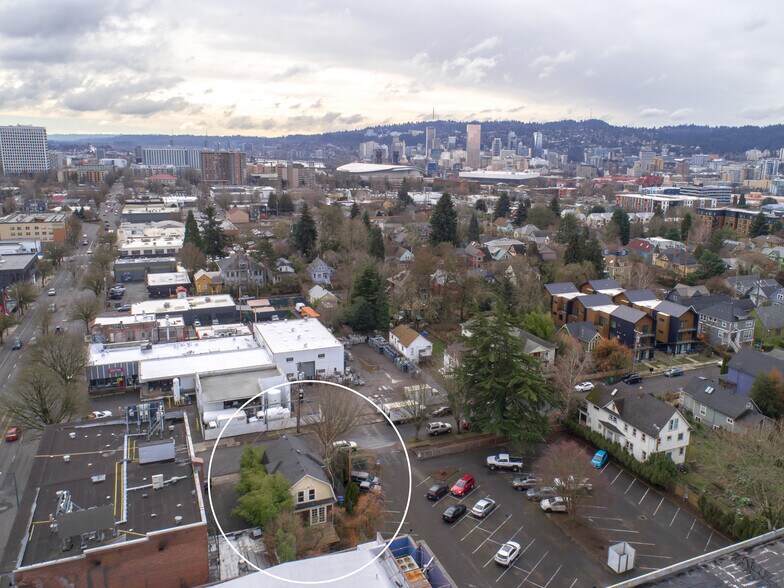 More Photos Of 317 NE Sacramento St, Portland Office For Sale