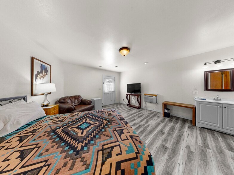 More Photos Of US 163 & San Juan River, Mexican Hat Hotel For Sale