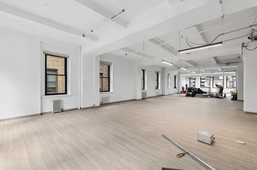 More Photos Of 56 W 45th St, New York Office For Lease