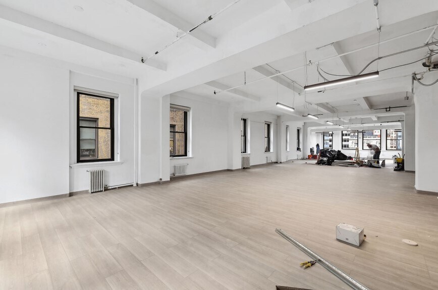 More Photos Of 56 W 45th St, New York Office For Lease