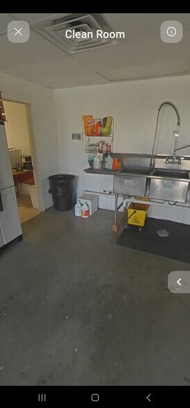 More Photos Of 9966 Samuel Rd, Carterville Self Storage For Sale