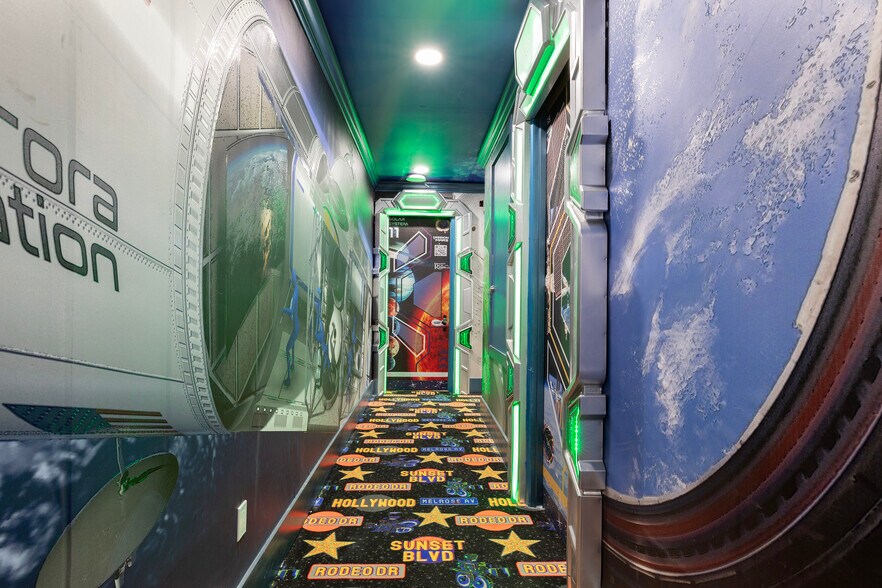 More Photos Of 1015 Fantasy Dr, Davenport Specialty For Sale