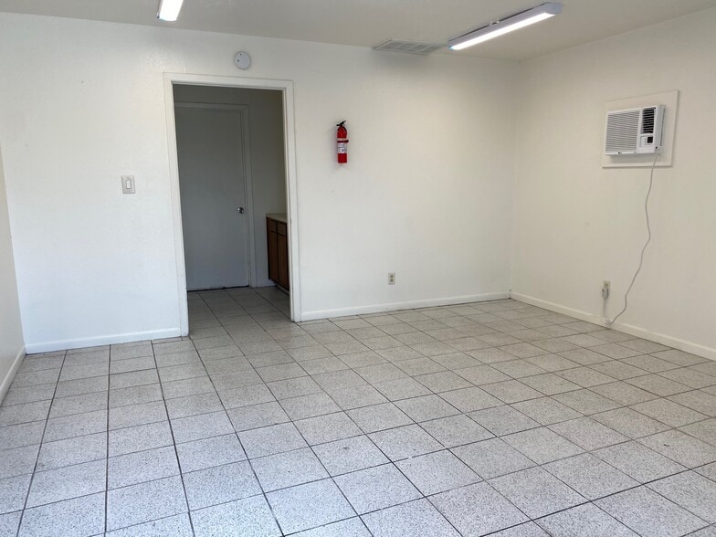 More Photos Of 111 Texas Ave, San Marcos Warehouse For Sale