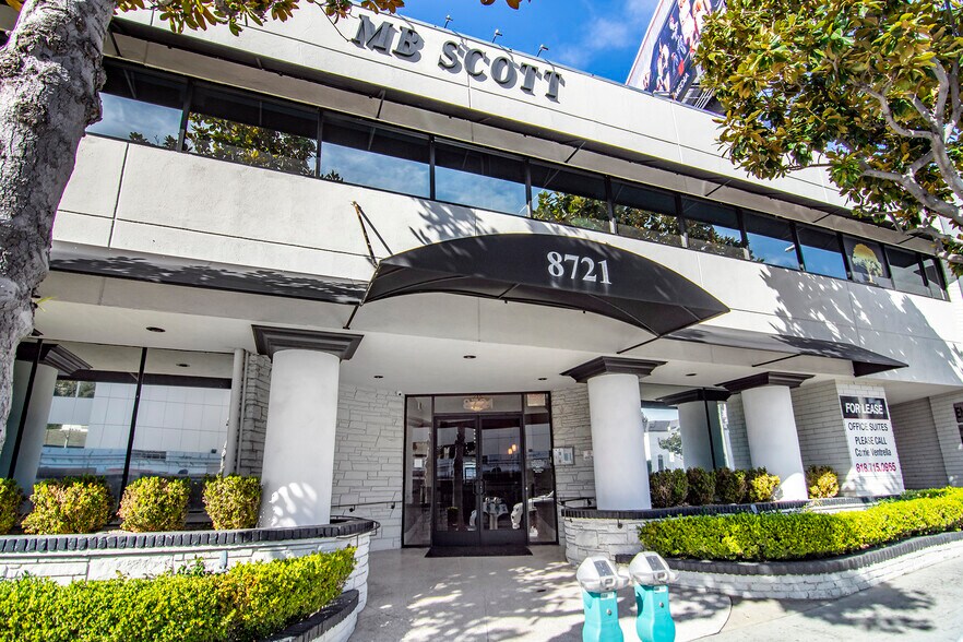 More Photos Of 8721 W Sunset Blvd, West Hollywood Loft Creative Space For Lease