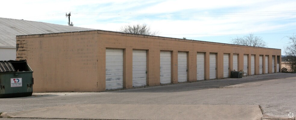 More Photos Of 7329-7335 Caribou St, San Antonio Warehouse For Lease