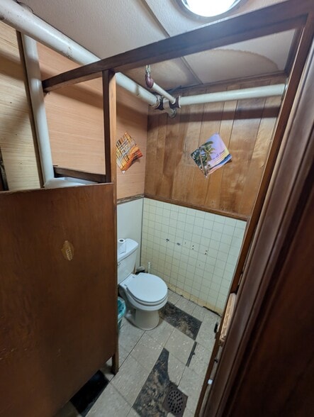 More Photos Of 230 Hawkins St, Burlington Warehouse For Sale