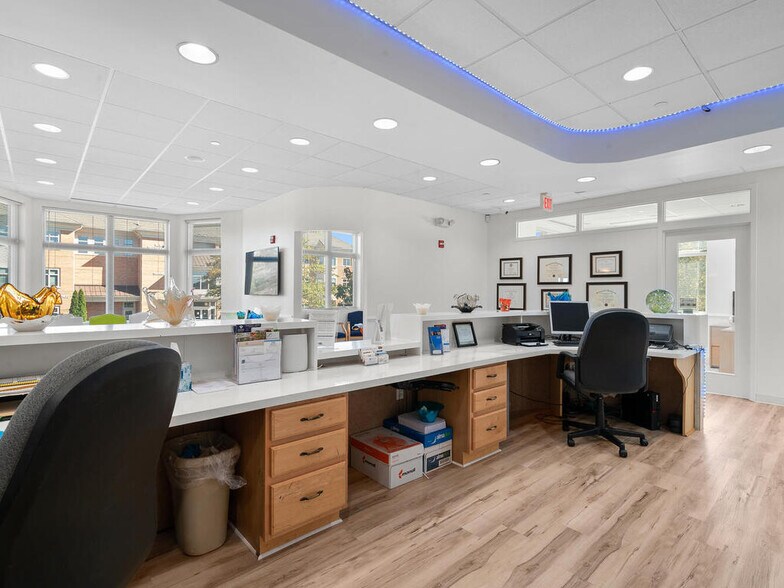 More Photos Of 46165 Westlake Dr, Sterling Medical For Sale