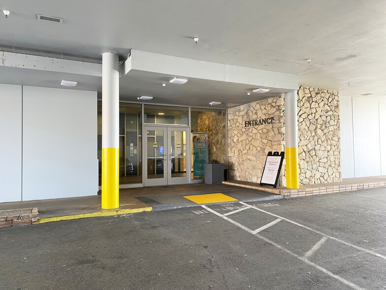 More Photos Of 2645 Ocean Ave, San Francisco Medical For Lease