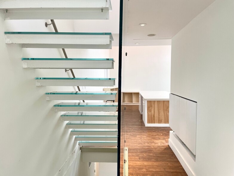 More Photos Of 3335 W Lamar St, Houston Office Residential For Lease