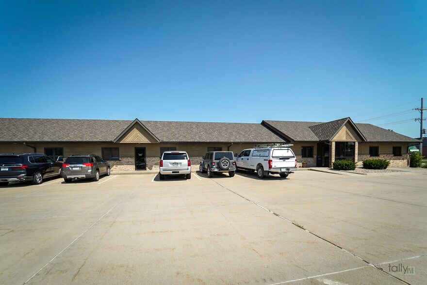 More Photos Of 3032 W Stolley Park Rd, Grand Island Office For Lease