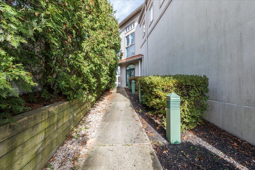 More Photos Of 807 Mantoloking Rd, Brick Office For Sale