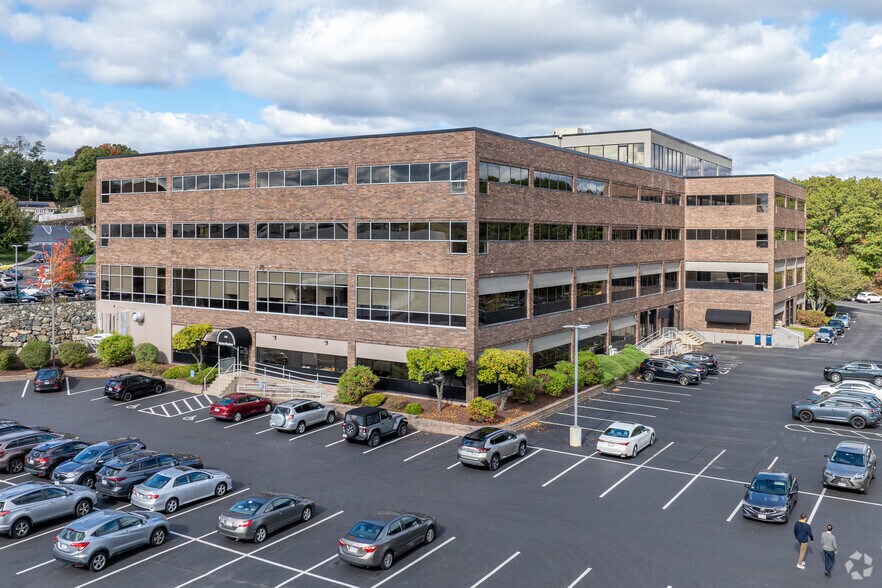 More Photos Of 465 Waverley Oaks Rd, Waltham Office For Lease