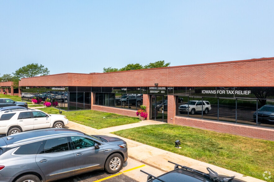 More Photos Of 7601 Office Plaza Dr N, West Des Moines Office For Lease