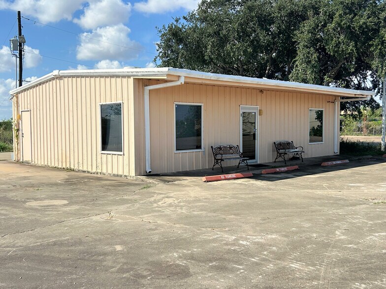 Primary Photo Of 9225 Leopard St, Corpus Christi Service For Sale