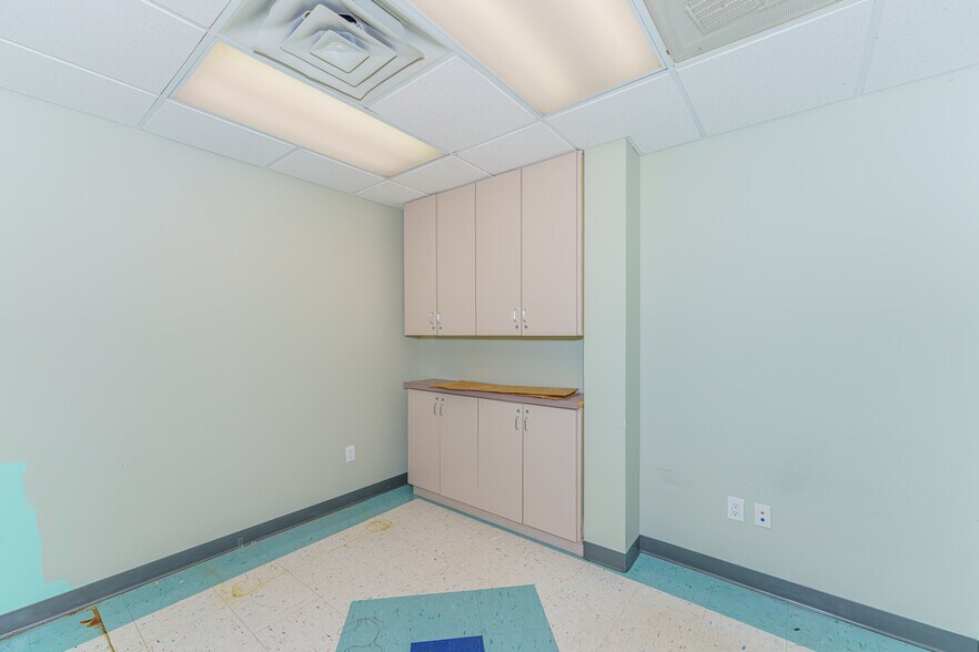 More Photos Of 961-963 State Route 146, Clifton Park Medical For Lease
