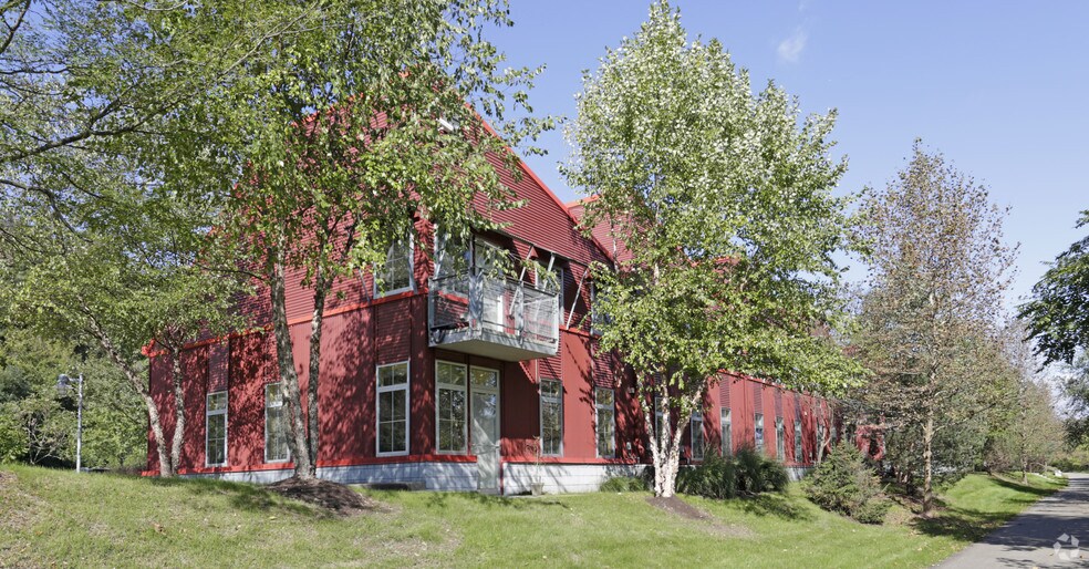 More Photos Of 3840-3849 S Water St, Pittsburgh Office For Lease