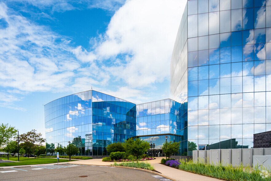 More Photos Of 5 Crescent Dr, Philadelphia Office For Lease