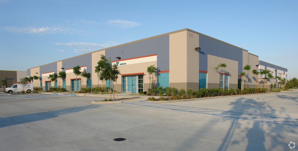 More Photos Of 212 E Avenue K6, Lancaster Warehouse For Lease