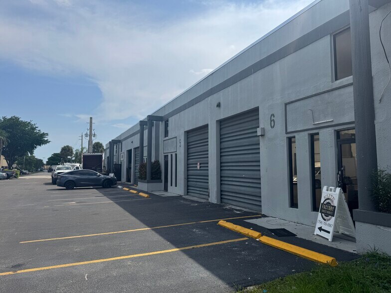 Primary Photo Of 2495 W 80th St, Hialeah Warehouse For Lease