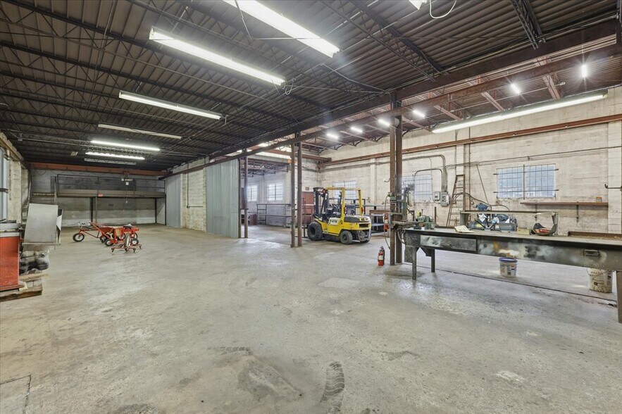 More Photos Of 1020 Wilfred Dr, Orlando Industrial For Sale