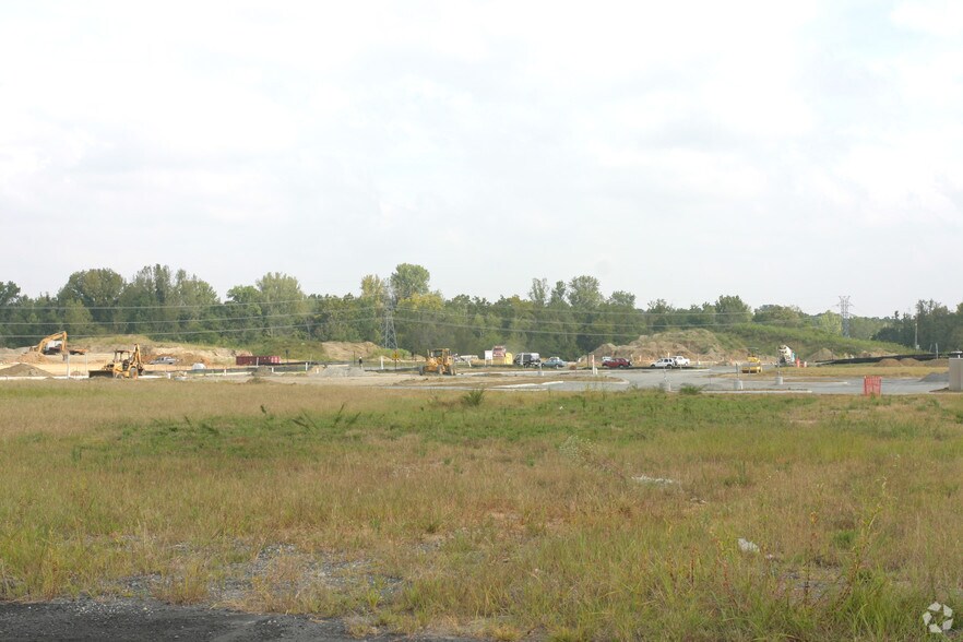 More Photos Of 12105 Copper Way, Charlotte Office For Lease