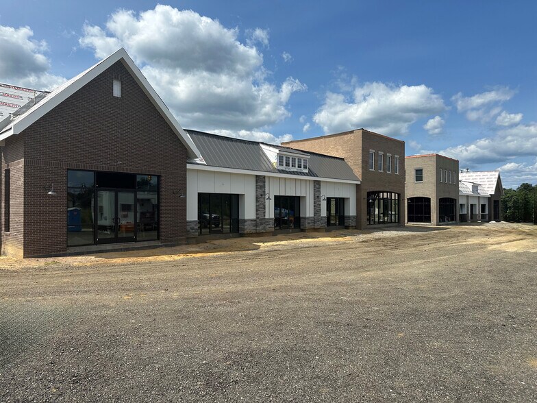 More Photos Of 8101-8119 Chamberlayne Rd, Mechanicsville Unknown For Lease