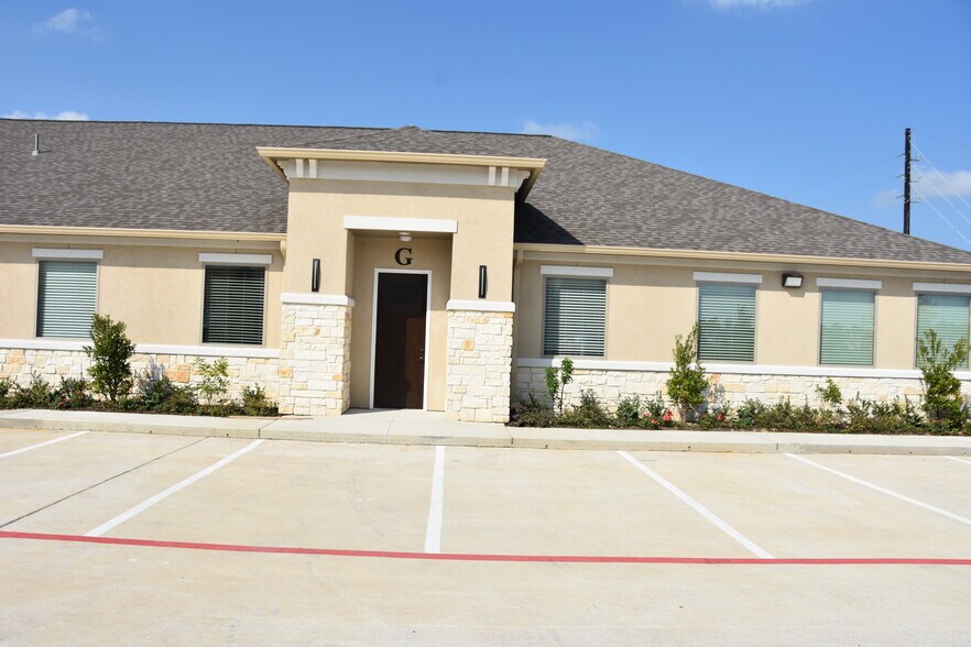More Photos Of 11023 Northpointe Blvd, Tomball Medical For Sale