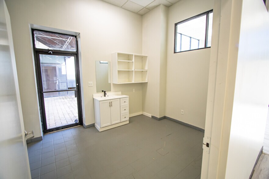 More Photos Of 200 Dillon Cir, Spartanburg Office For Sale