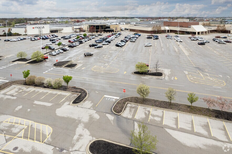 More Photos Of 2028 Florence Mall, Florence General Retail For Lease