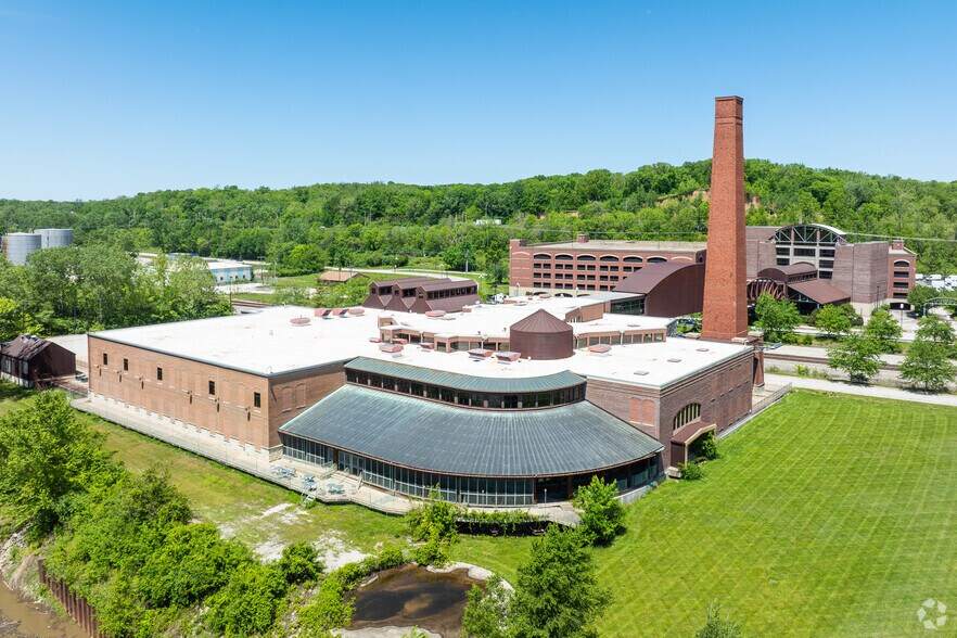 More Photos Of 6711 NE Birmingham Rd, Kansas City Office For Sale