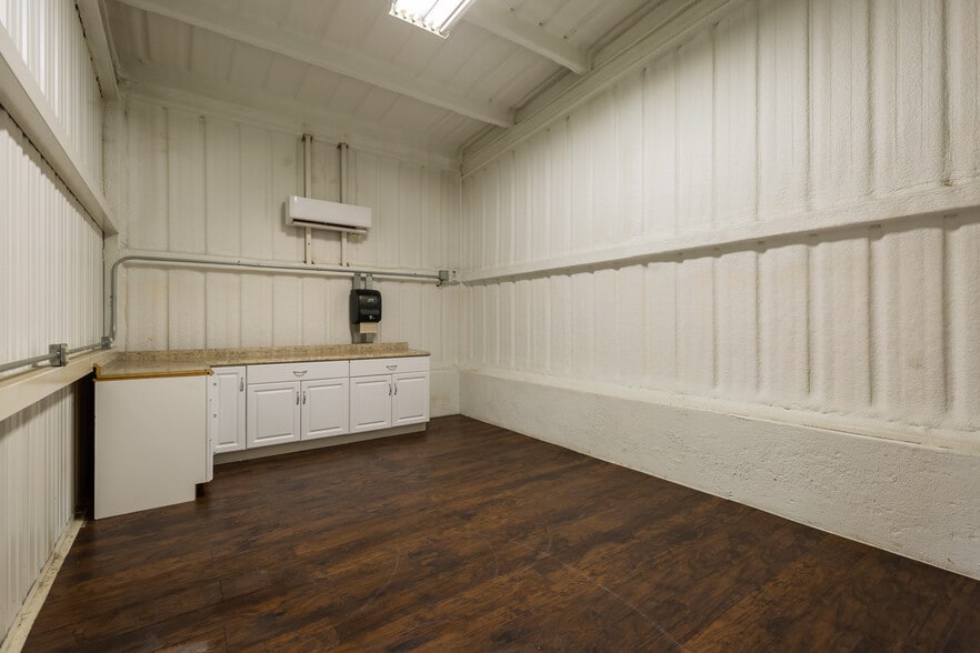 More Photos Of 3100 E Highway 199, Springtown Warehouse For Lease