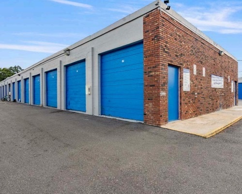 More Photos Of 1520 Peachtree St, Cocoa Self Storage For Sale