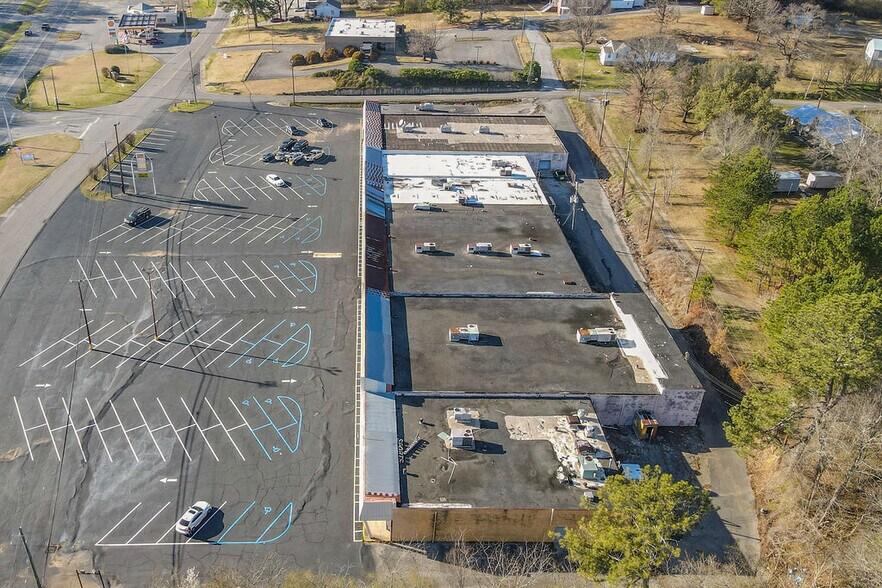 More Photos Of 1501-1539 S Main St, Graysville Storefront For Sale