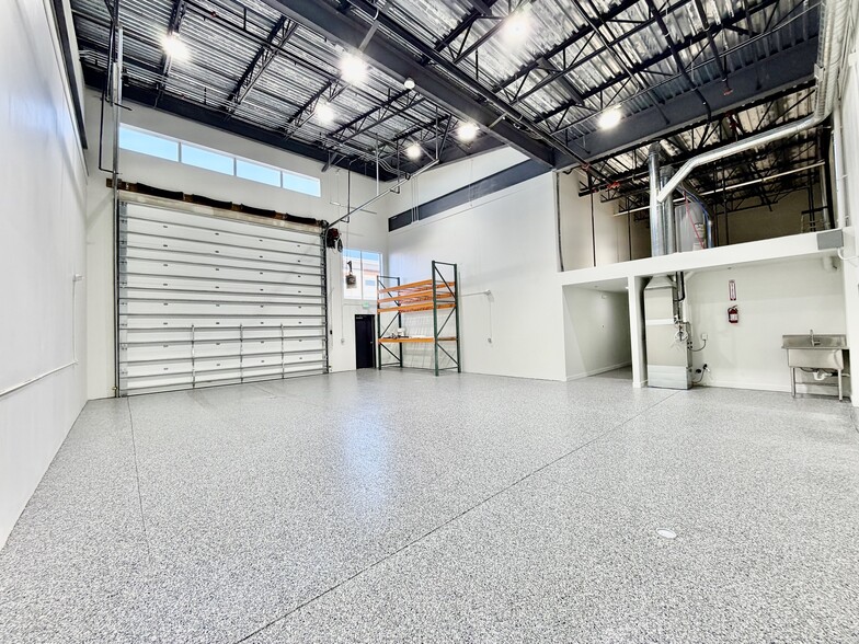 More Photos Of 18133 Lincoln Meadows Pky, Parker Self Storage For Sale