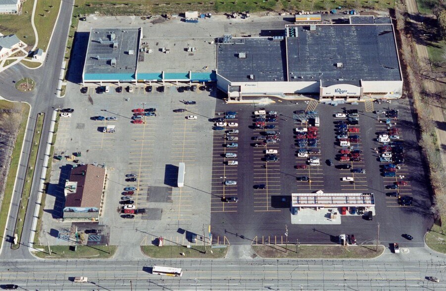 More Photos Of 7186-7220 N Saginaw St, Mount Morris Unknown For Lease