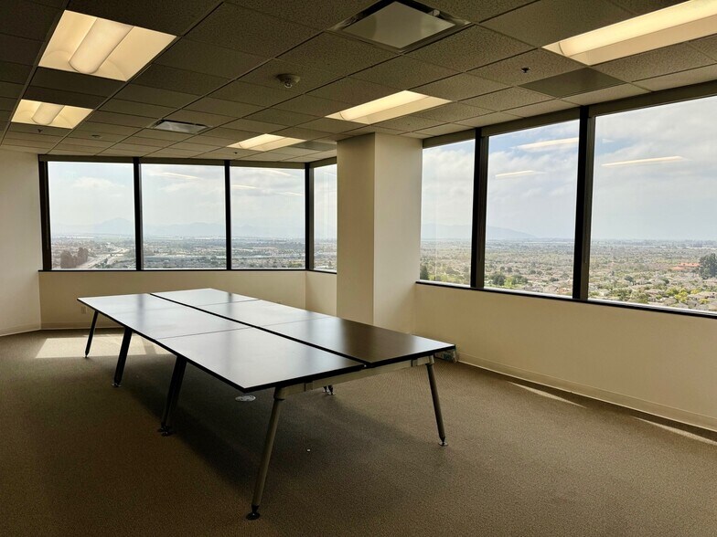 More Photos Of 300 East Esplanade Dr, Oxnard Office For Lease