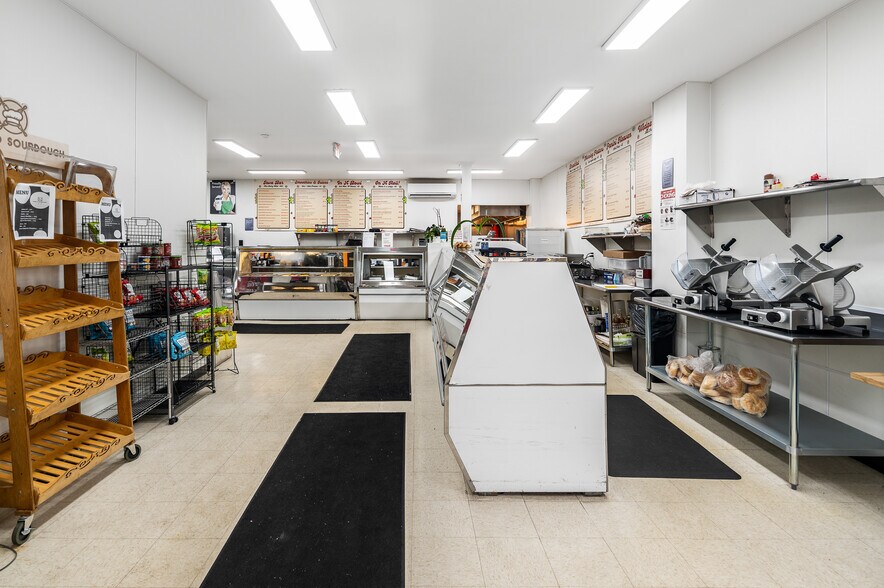 More Photos Of 524-526 Bedford Rd, Bedford Hills General Retail For Sale