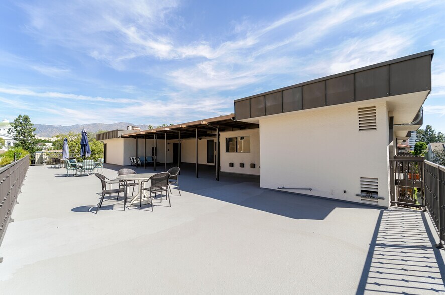 More Photos Of 215 S Madison Ave, Pasadena Apartments For Sale