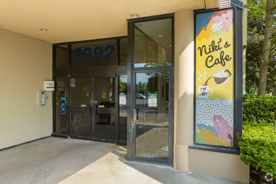 More Photos Of 3292 Bayview Ave, Toronto Medical For Lease