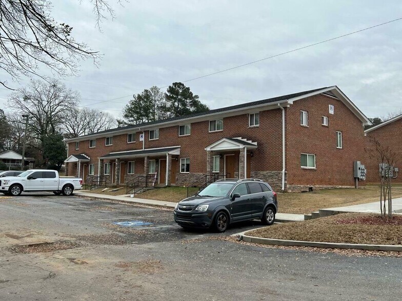 More Photos Of 3751 Martin Luther King Jr Dr SW, Atlanta Apartments For Sale