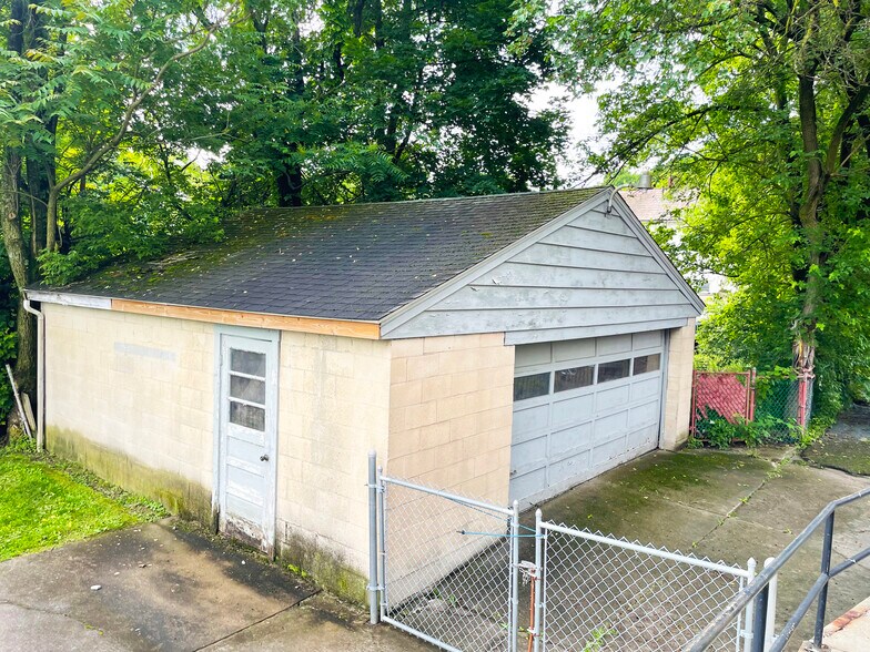More Photos Of 745 Mahoning Ave, Youngstown Religious Facility For Sale